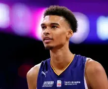 C7娱乐-包含巴黎圣日耳曼继续领跑法甲积分榜的词条