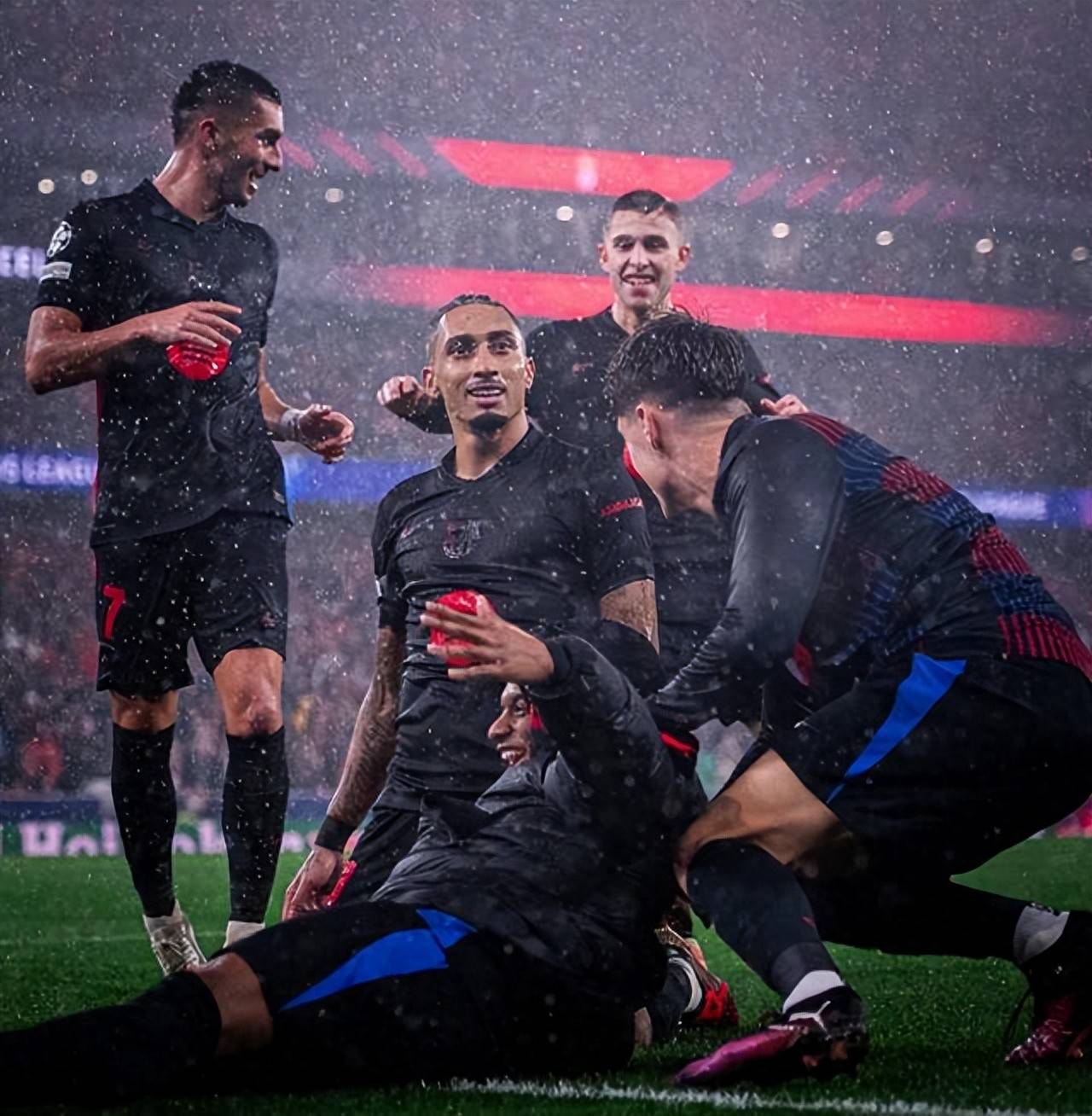 关于尤文图斯新援在欧冠比赛中开场献绝杀的信息