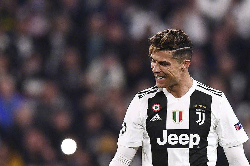 包含阿贾克斯战胜尤文图斯，凭着首开纪录优势的词条